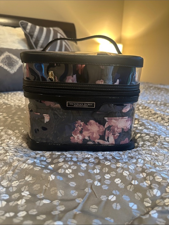 Victoria's Secret Handbags - NWT Victoria's Secret Black Clear Floral Vanity Case with Pink Blooms
